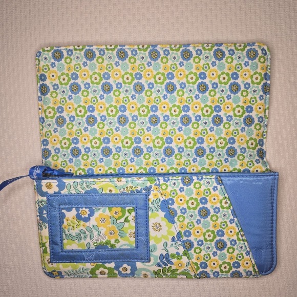 VERA BRADLEY Travel Envelope Passport Wallet Organizer English Meadow Retired - Picture 8 of 8